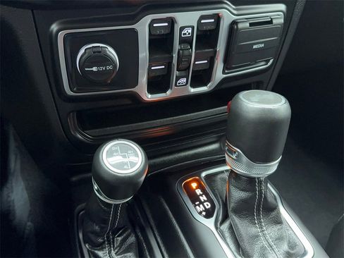 Used 2023 Jeep Wrangler Unlimited Sahara w/ Cold Weather Group image 35