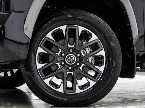Used 2024 Toyota Tundra Limited AWD/4WD image 3