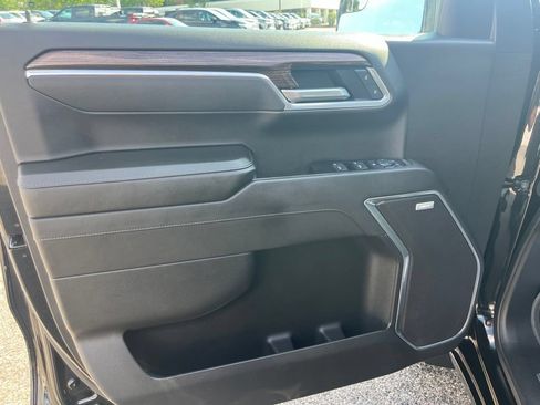 Used 2025 Chevrolet Silverado 1500 RST AWD/4WD image 25