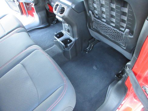 Used 2020 Jeep Wrangler Unlimited Rubicon w/ Cold Weather Group image 20