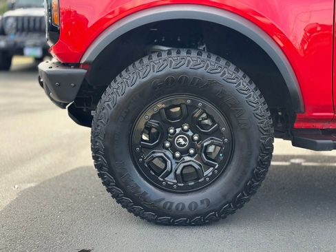 Used 2021 Ford Bronco Wildtrak image 9