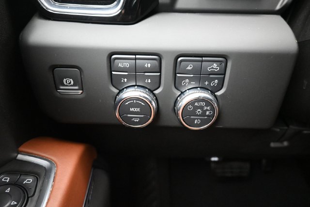 Used 2025 GMC Sierra 3500 Denali Ultimate AWD/4WD image 14