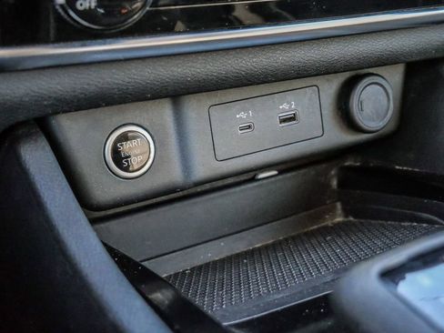 Used 2023 Nissan Rogue S image 28