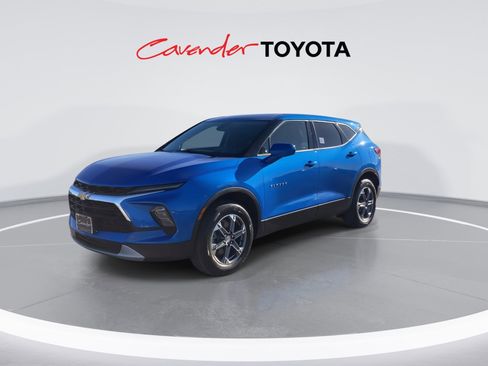 Used 2025 Chevrolet Blazer LT image 4