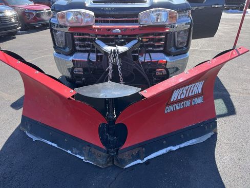 Used 2020 Chevrolet Silverado 2500 LTZ w/ LTZ Convenience Package image 33