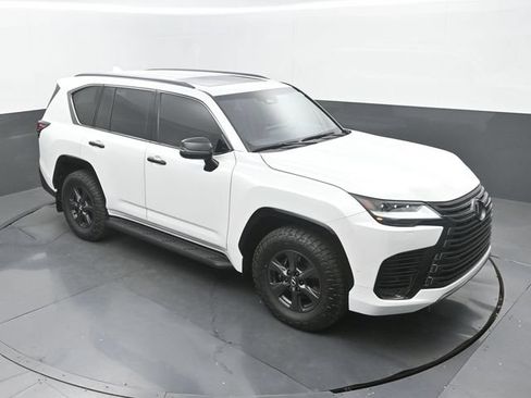 Used 2025 Lexus LX 700h Overtrail AWD/4WD image 29