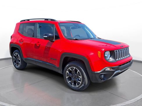 Used 2023 Jeep Renegade Latitude AWD/4WD image 1