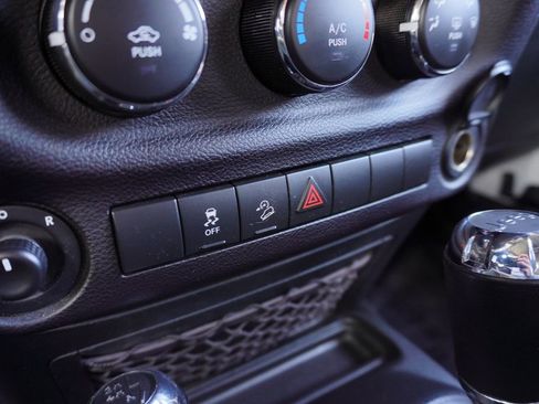 Used 2018 Jeep Wrangler Sport w/ Quick Order Package 24W image 19