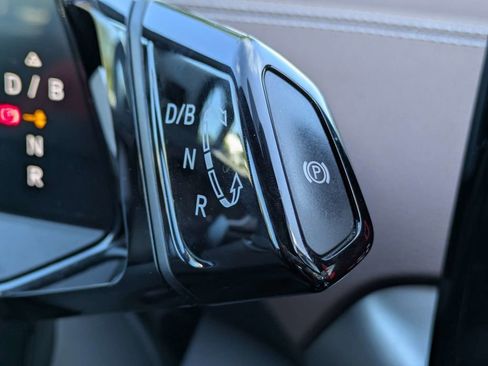 Used 2023 Volkswagen ID.4 Pro RWD image 37