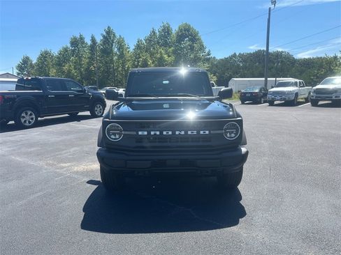 New 2025 Ford Bronco 4-Door image 2