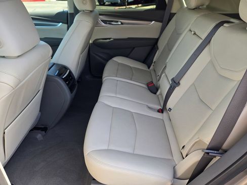 Used 2022 Cadillac XT5 Premium Luxury w/ Technology Package FWD image 15