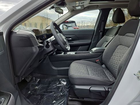 Certified 2025 Nissan Kicks SV w/ SV Premium Package image 13