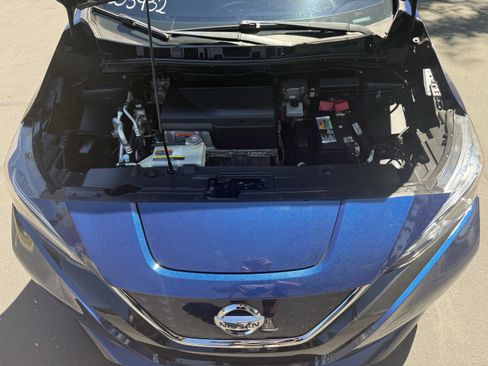 Used 2019 Nissan Leaf SV w/ SV All Weather Package FWD image 19