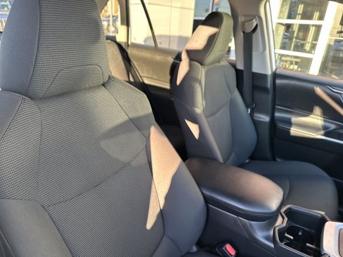 Used 2024 Toyota RAV4 LE image 27