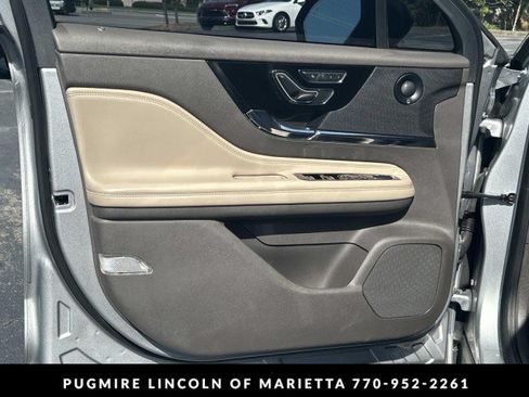 Used 2021 Lincoln Corsair Reserve FWD image 10
