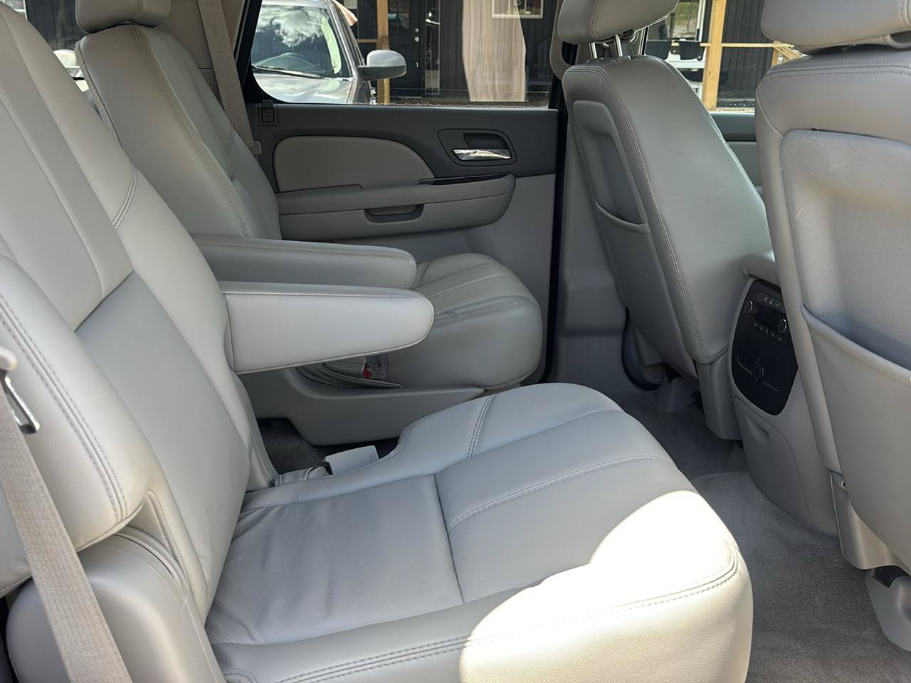 Used 2010 GMC Yukon SLT RWD image 16