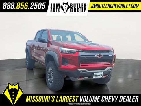 Used 2026 Chevrolet Colorado ZR2 w/ Technology Package AWD/4WD image 24