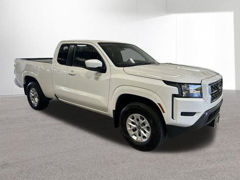 Certified 2024 Nissan Frontier SV w/ Technology Package AWD/4WD image 12
