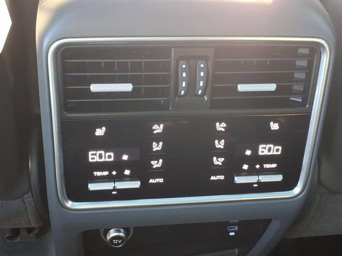 Used 2021 Porsche Cayenne w/ Premium Package Plus AWD/4WD image 17