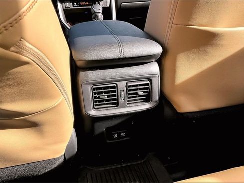 Used 2021 Toyota RAV4 Limited image 32