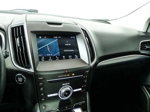 Used 2017 Ford Edge Titanium w/ Technology Package image 12