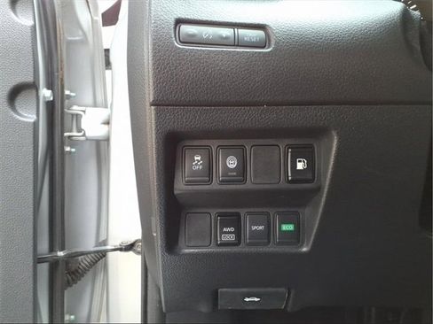 Used 2019 Nissan Rogue S image 15