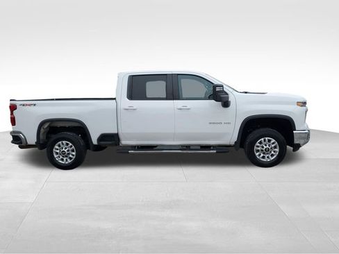 Used 2024 Chevrolet Silverado 2500 LT image 3