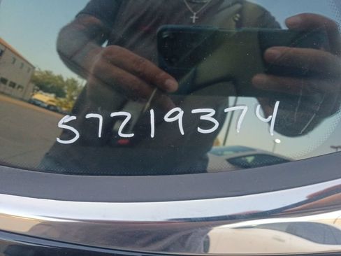 Used 2025 Genesis G70 2.5T RWD image 9