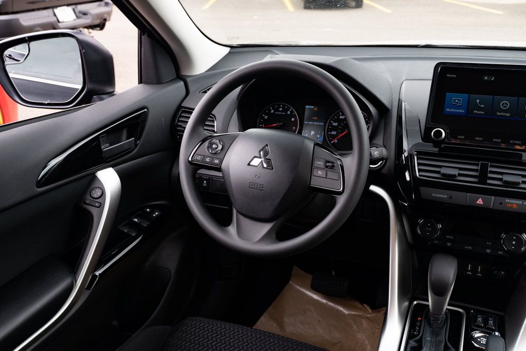 New 2026 Mitsubishi Eclipse Cross LE AWD/4WD image 9