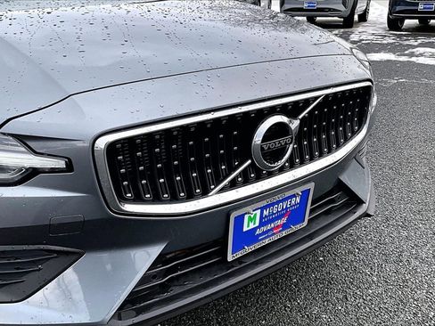 Used 2020 Volvo V60 T5 Cross Country image 32