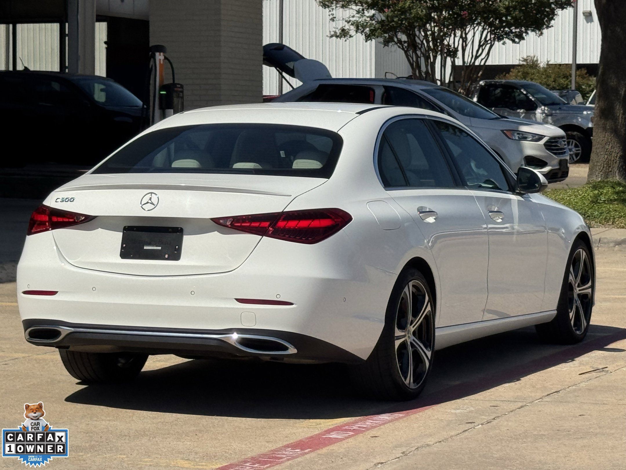 Used 2025 Mercedes-Benz C 300 Sedan image 4