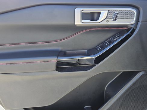 Used 2023 Ford Explorer ST-Line w/ Class IV Trailer Tow Package RWD image 22