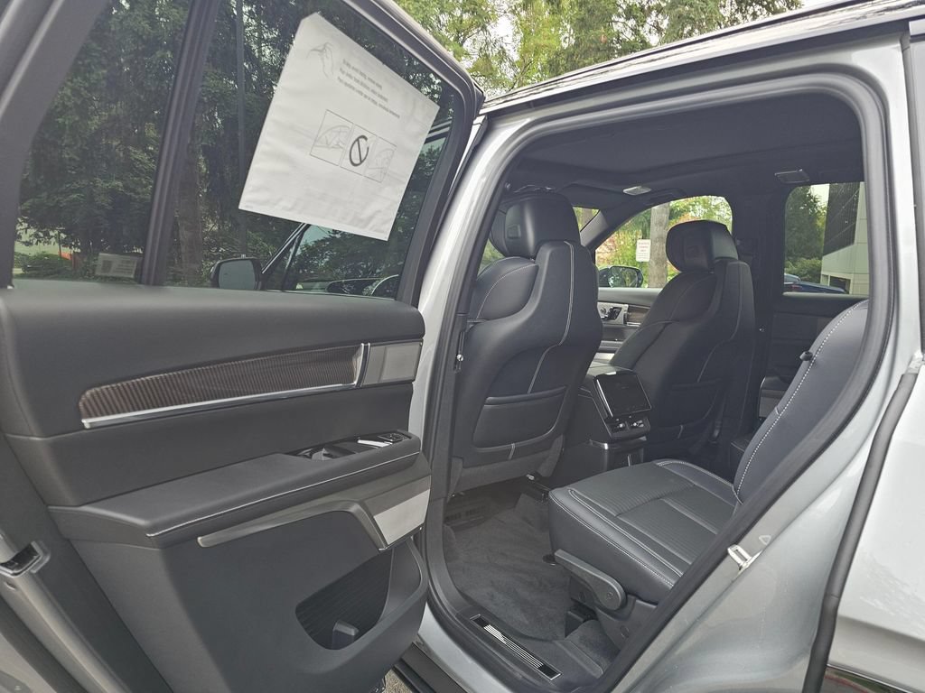 New 2027 Cadillac Vistiq Luxury AWD/4WD image 18