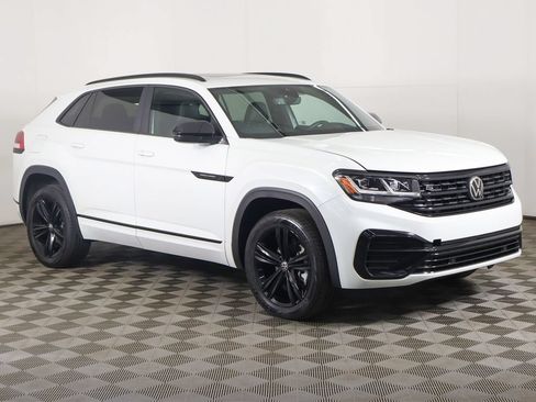 Used 2023 Volkswagen Atlas Cross Sport SEL R-Line AWD/4WD image 2