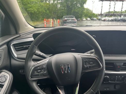 Used 2025 Buick Encore GX Preferred FWD image 27