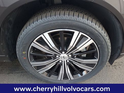 Certified 2023 Volvo XC60 B5 Plus w/ Protection Package Premier image 9