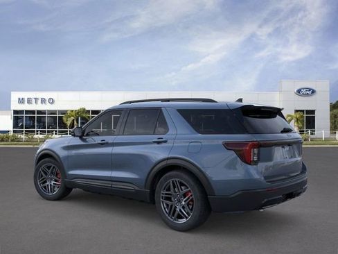 New 2026 Ford Explorer ST-Line w/ ST-Line Street Pack image 4
