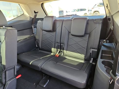 New 2026 Volkswagen Atlas SE image 10