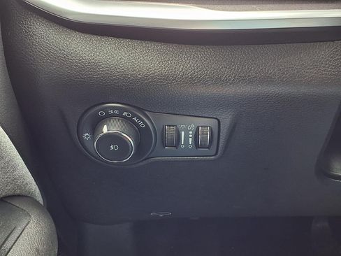 Used 2022 Jeep Compass Latitude AWD/4WD image 17