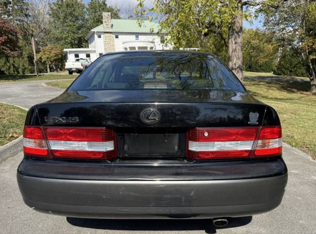Used 2001 Lexus ES 330 FWD image 8