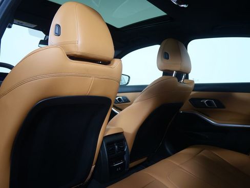 Certified 2025 BMW 330i Sedan image 19