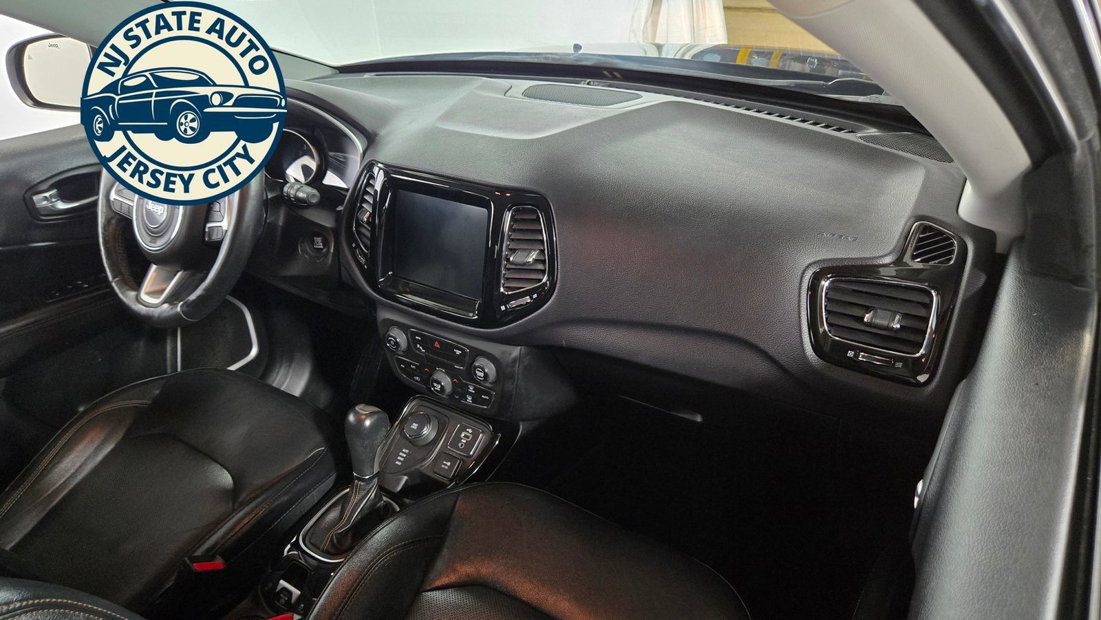 Used 2018 Jeep Compass Limited w/ Safe & Security Group AWD/4WD image 39