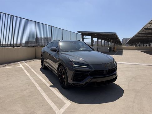 Used 2021 Lamborghini Urus AWD/4WD image 6