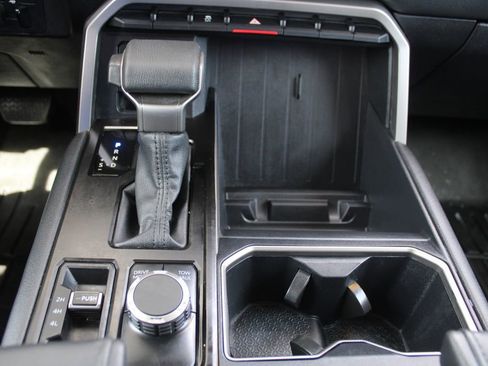 Used 2024 Toyota Tundra Limited image 41