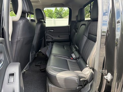 Used 2025 Nissan Frontier SL w/ Graphics Package AWD/4WD image 32