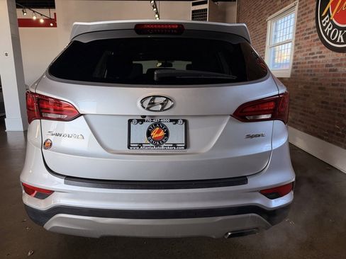 Used 2017 Hyundai Santa Fe Sport image 7