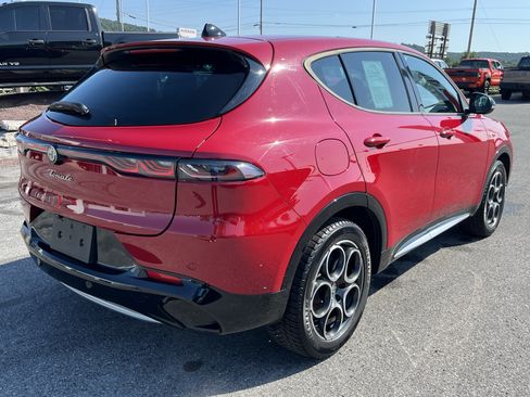 Used 2024 Alfa Romeo Tonale Ti w/ Premium Interior Package AWD/4WD image 5