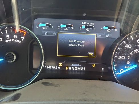 Used 2015 Ford F150 Lariat w/ Equipment Group 502A Luxury AWD/4WD image 25
