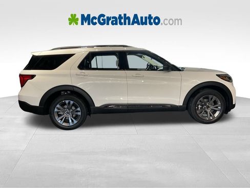 New 2026 Ford Explorer Active w/ Active Comfort Package image 2