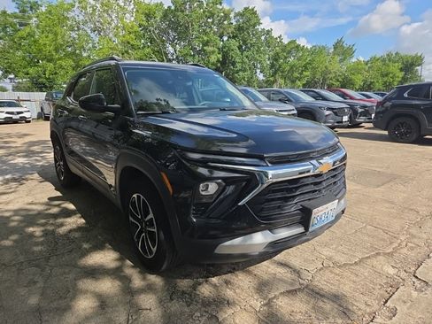 Used 2025 Chevrolet TrailBlazer LT AWD/4WD image 5